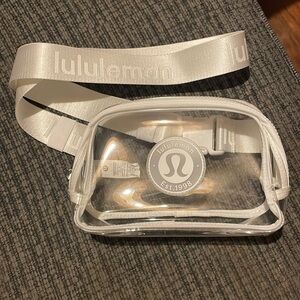 Lululemon everywhere belt bag, clear size 1L